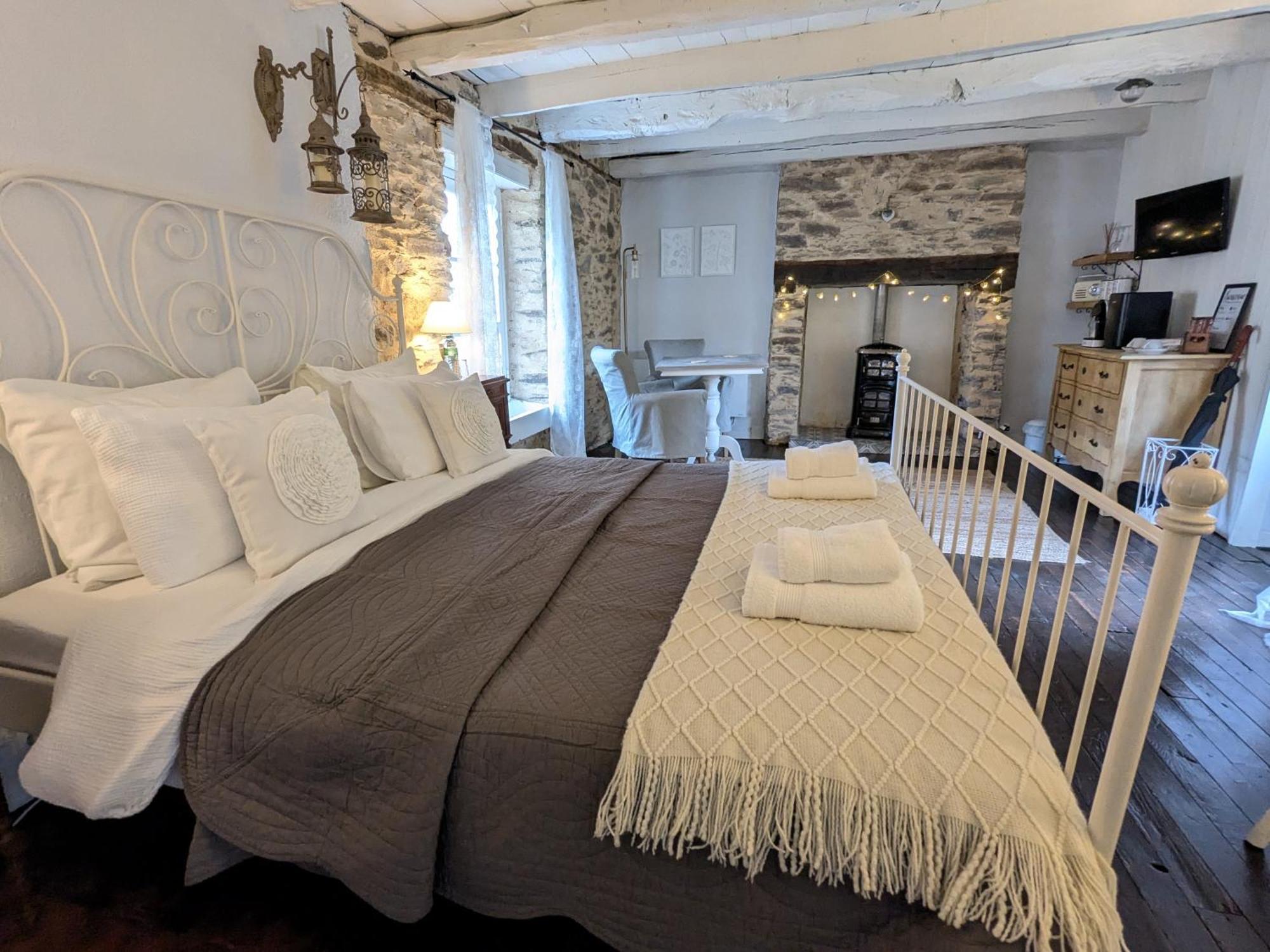 Sous Le Chateau Jumilhac-le-Grand Extérieur photo